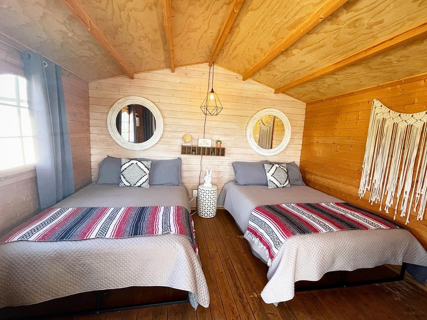 Peace — interior and setting